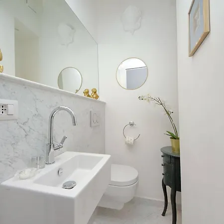 Ych - Luce Ed Eleganza A Corso Italia Rome