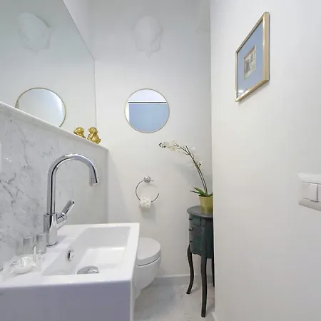 Ych - Luce Ed Eleganza A Corso Italia * Rome