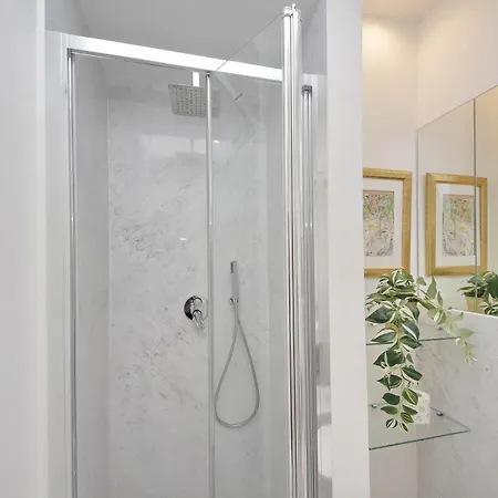 Ych - Luce Ed Eleganza A Corso Italia