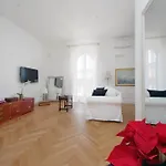 Appartement Ych - Luce Ed Eleganza A Corso Italia Rome