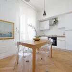 Ych - Luce Ed Eleganza A Corso Italia Appartement