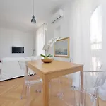 Ych - Luce Ed Eleganza A Corso Italia Appartement